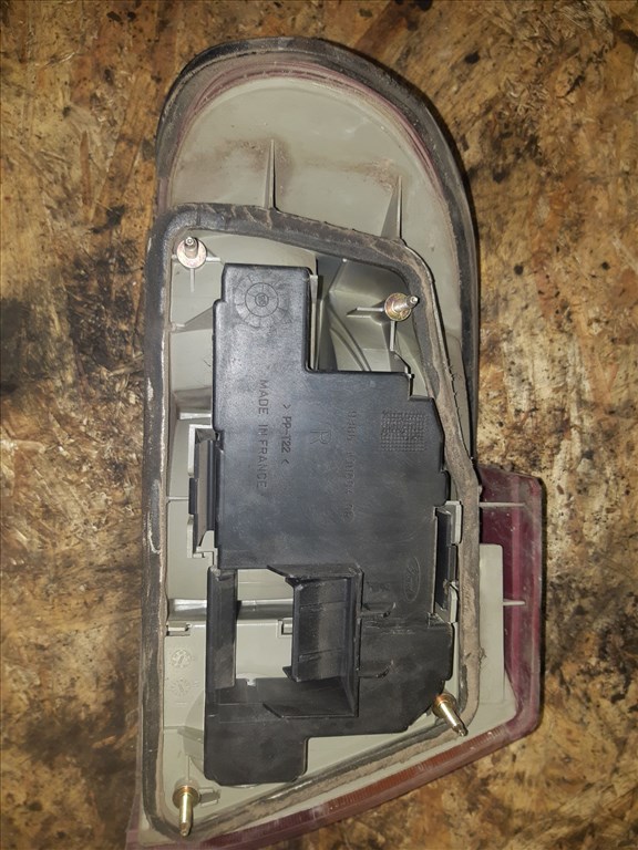 Ford Mondeo I Jobb Hátsó Lámpa 93BG 13N004 2. kép