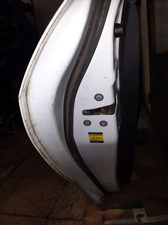 Suzuki Swift III 04-10 Bal Hátsó Ajtó 43R-001583 5. kép