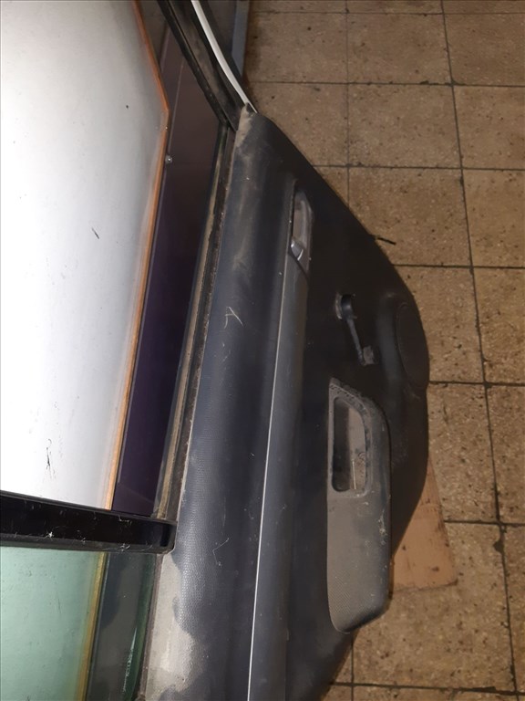 Suzuki Swift III 04-10 Bal Hátsó Ajtó 43R-001583 9. kép