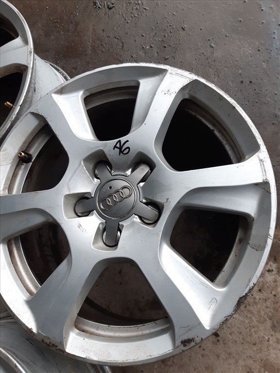 Audi A4 B8 <p>További Típusok:<br>Audi A6 C5<br></p><p>Gyáriszám:<br>8K0 601 025F</p><p>Felni méret: 16"</p><p>Felni szélesség: 7.5</p><p>Furatszám: 5</p><p>Osztókör: 112.0</p><p>ET szám: ET45</p><p>Agy Átmérõ: 66.5</p><p>Állapot: Normál</p><p>Érdeklõdéskor hivatkozzon erre: KIN-40117</p><p>Bármire van szüksége hívjon bizalommal!<br>Kizárólag munkaidõben hétfõtõl - péntekig 8-12 13-16 óráig!<br>Alkatrészek széles választékban!<br>Hivatalos Regisztrált Autobontó Kecel!<br>Vásároljon Megbízható Helyrõl Beszerelési Garanciával Profiktól!</p> 65000 1. kép