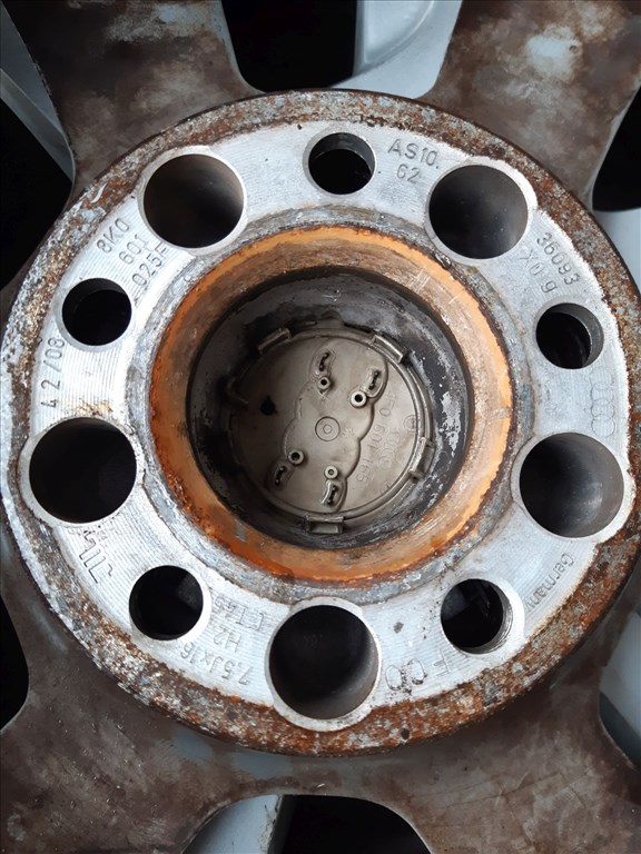 Audi A4 B8 <p>További Típusok:<br>Audi A6 C5<br></p><p>Gyáriszám:<br>8K0 601 025F</p><p>Felni méret: 16"</p><p>Felni szélesség: 7.5</p><p>Furatszám: 5</p><p>Osztókör: 112.0</p><p>ET szám: ET45</p><p>Agy Átmérõ: 66.5</p><p>Állapot: Normál</p><p>Érdeklõdéskor hivatkozzon erre: KIN-40117</p><p>Bármire van szüksége hívjon bizalommal!<br>Kizárólag munkaidõben hétfõtõl - péntekig 8-12 13-16 óráig!<br>Alkatrészek széles választékban!<br>Hivatalos Regisztrált Autobontó Kecel!<br>Vásároljon Megbízható Helyrõl Beszerelési Garanciával Profiktól!</p> 65000 6. kép