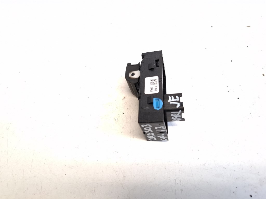 Opel Karl jobb elsõ ablakemelõ kapcsoló 95407143 2. kép