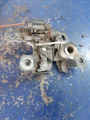 Audi A3 8L Motorháztető Zárszerkezet 8L0 823 509 C