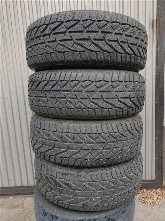  225/60 17 Taurus Winter SUV 1. kép