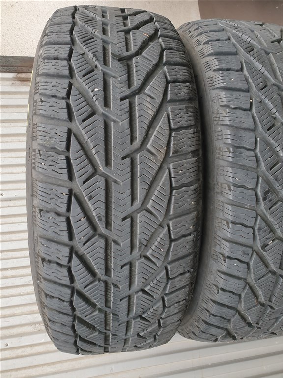  225/60 17 Taurus Winter SUV 5. kép