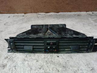 BMW 3 E92 Középső Szellőző *148643* audi-8t1820951d