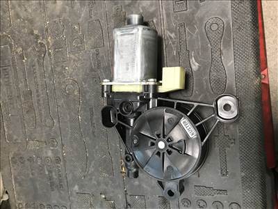Skoda Octavia III jobb első ablakemelő motor  5q0959802b