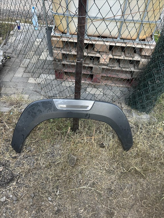 Toyota Hilux (AN120/AN130) Sárvédő ív műanyag díszléc 1. kép