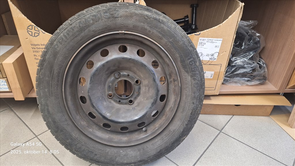  4x108 lyukosztású 14" használt felni 1. kép