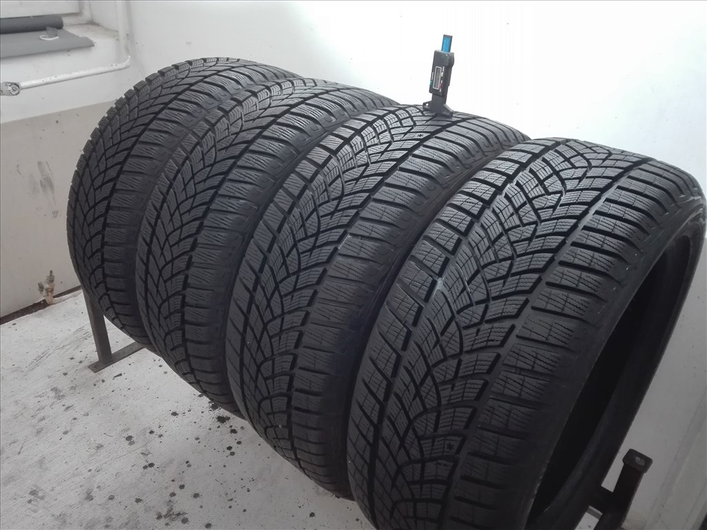 225/50R17 Goodyear ÚJ téli gumi garnitúra 225/50 r17 1. kép