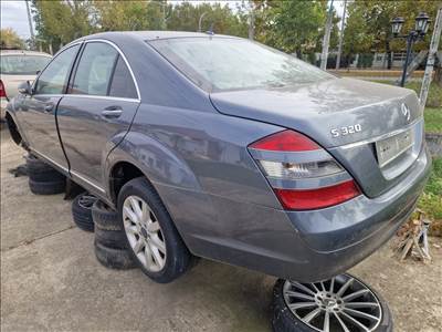 Mercedes S 320 (W221, W216) bontott alkatrészei