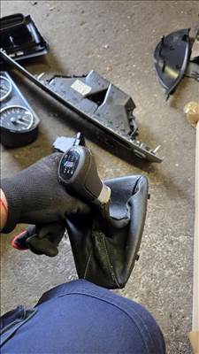 BMW 320 E46 bmw e90 e91 320d 318d motor es valto gomb