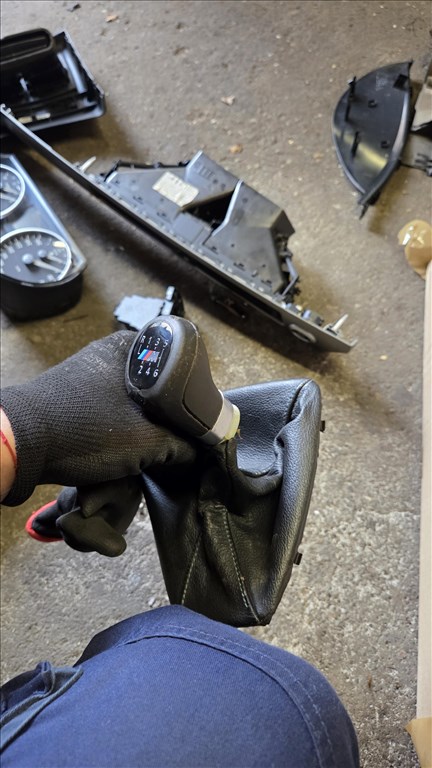 BMW 320 E46 bmw e90 e91 320d 318d motor es valto gomb 2. kép