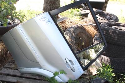 Toyota RAV4 II. bal hátsó ajtó kompletten  (1570.)