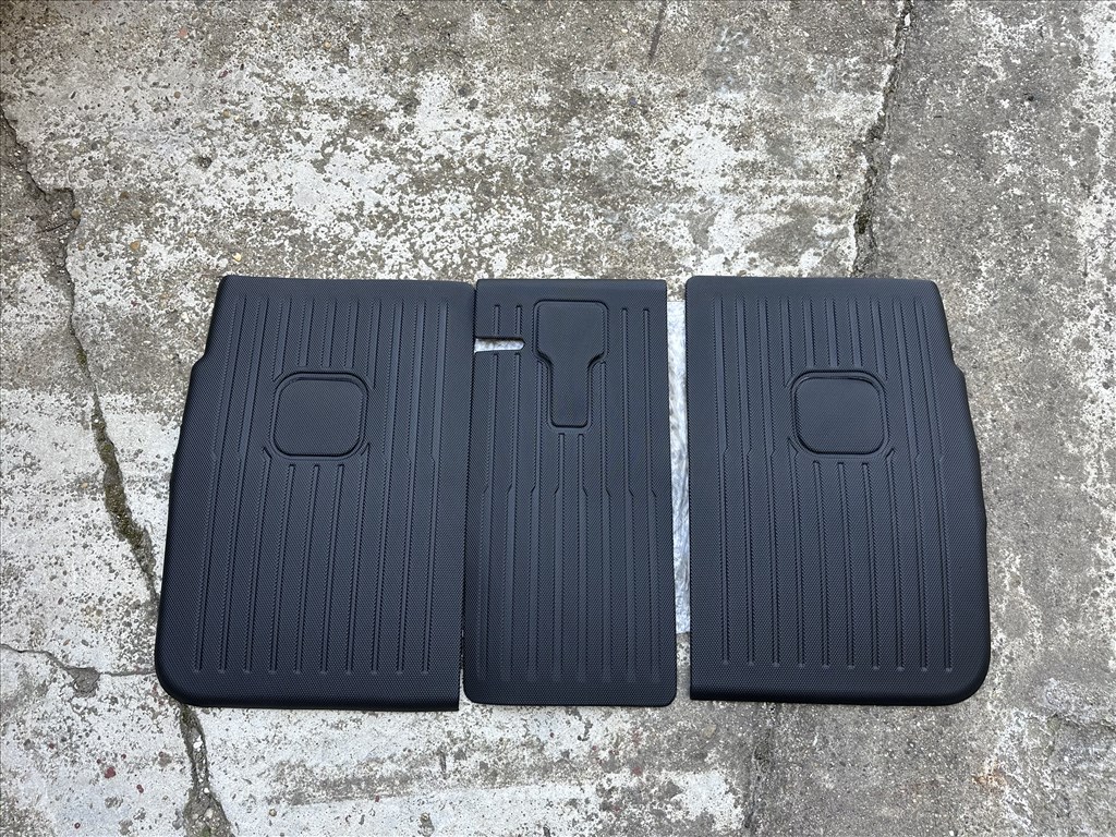 Tesla Model Y hátsó üléstámla védő ülésvédő tépzáras 3 részes 1. kép