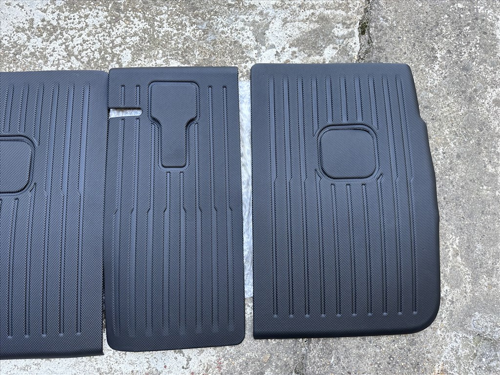 Tesla Model Y hátsó üléstámla védő ülésvédő tépzáras 3 részes 3. kép