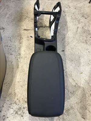 Kia Cee'd (CD) Kőnyőklő