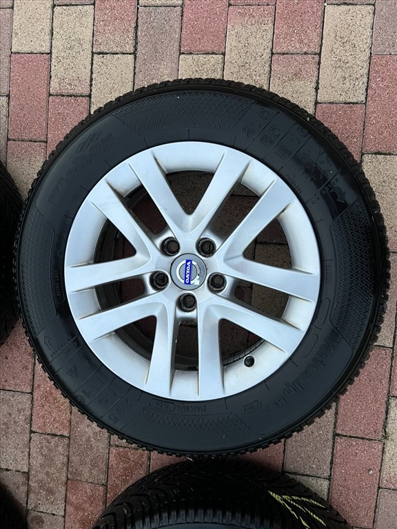  5x108 lyukosztású 16" újszerű alufelni, rajta 215/65 használt Kleber téli gumi 2. kép