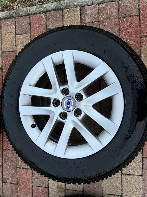  5x108 lyukosztású 16" újszerű alufelni, rajta 215/65 használt Kleber téli gumi 4. kép