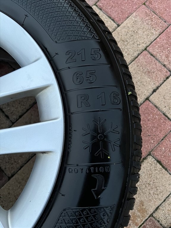  5x108 lyukosztású 16" újszerű alufelni, rajta 215/65 használt Kleber téli gumi 6. kép