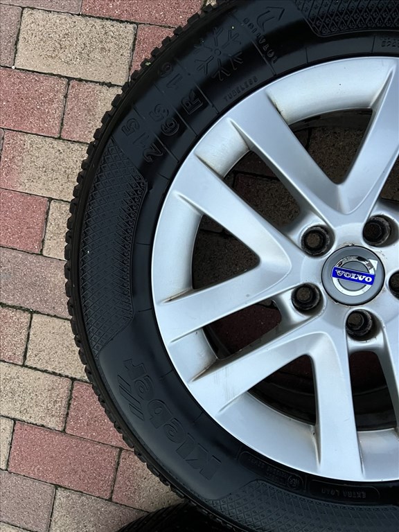  5x108 lyukosztású 16" újszerű alufelni, rajta 215/65 használt Kleber téli gumi 7. kép