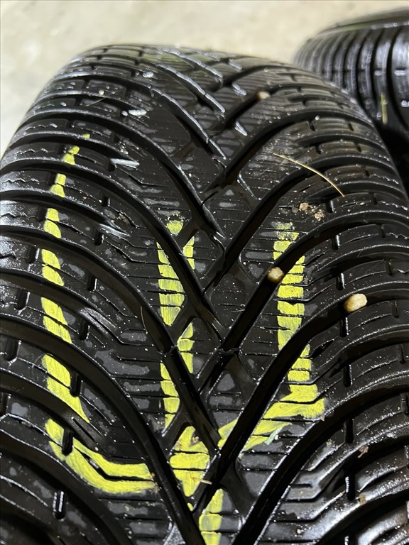  5x108 lyukosztású 16" újszerű alufelni, rajta 215/65 használt Kleber téli gumi 9. kép