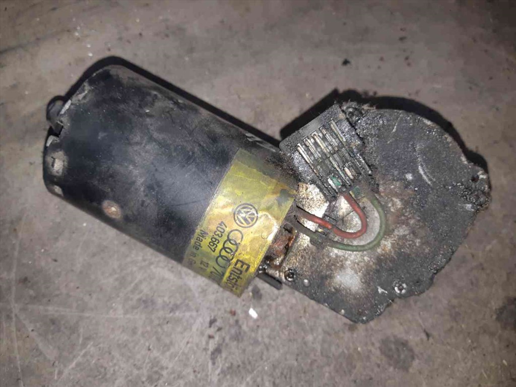 Volkswagen Transporter T4 91-96 Elsõ Ablaktörlõ Motor 701955113 A 2. kép