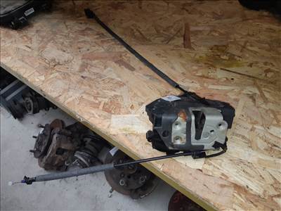 Ford Focus III Bal Első Ajtó Zárszerkezet  Központizár Motor BM5AA21813AG