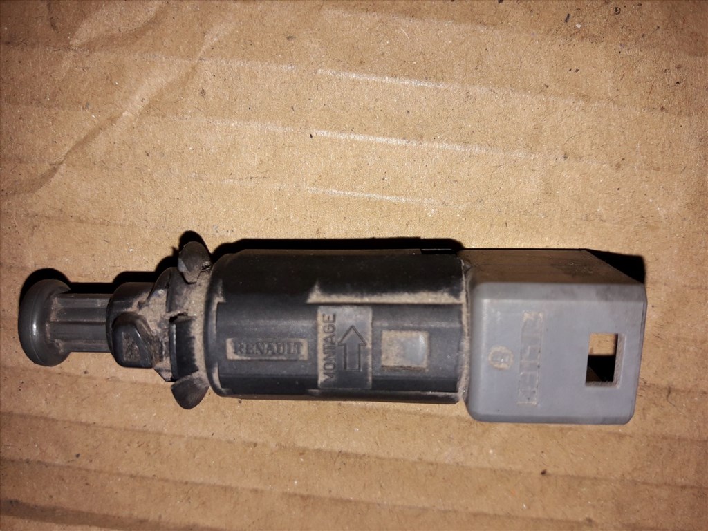 Renault Master Féklámpa Kapcsoló 431512 1. kép
