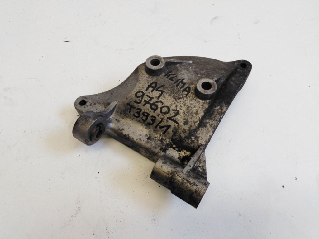 Audi A4 (8E B7) klímakompresszortartóbak (klímakompresszor tartó) 059260885F 1. kép