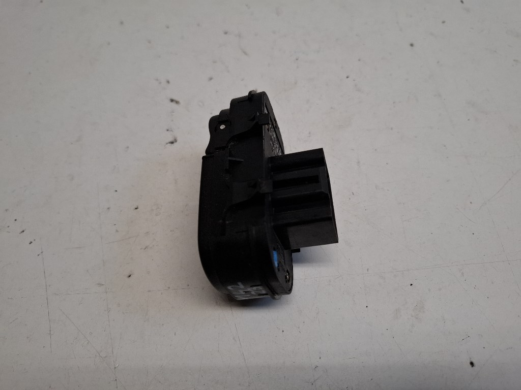 Ford Focus bal elsõ ablakemelõ kapcsoló YS4T14529AB 2. kép