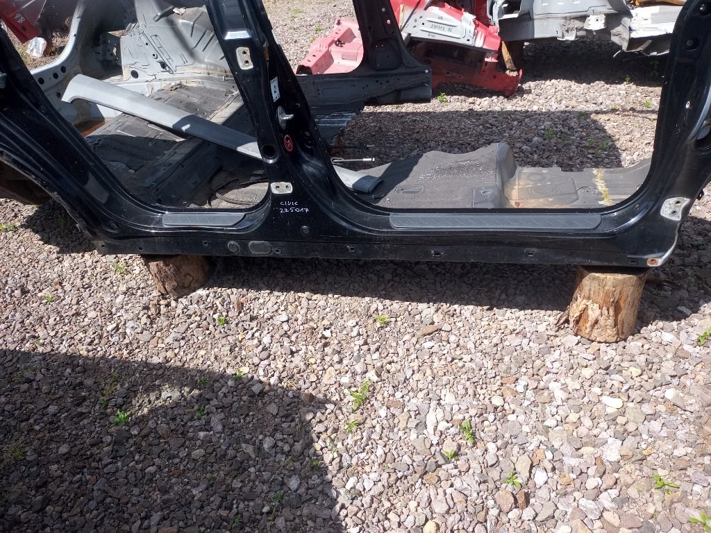 Honda Civic 5 ajtós jobb küszöb 1. kép