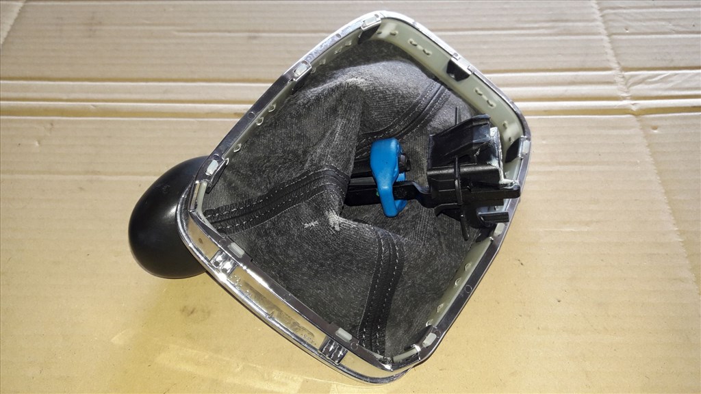 Opel Insignia Váltó Gomb  Váltó Szoknya 92 26 201 300 2. kép