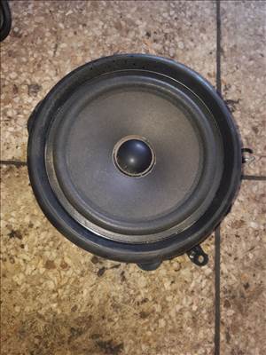 Audi A4 B6 Bal Hátsó Ajtó Hangszóró 8E0 035 411