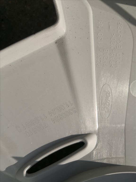 Ford 16-os újszerű gyári dísztárcsa 6. kép