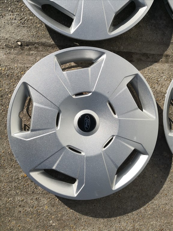 Ford 16-os újszerű gyári dísztárcsa 1. kép