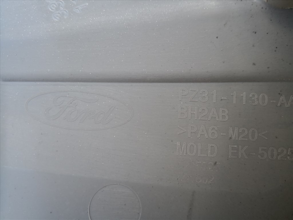 Ford 16-os újszerű gyári dísztárcsa 7. kép