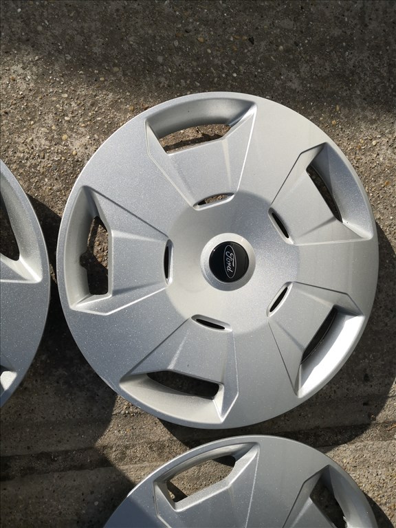 Ford 16-os újszerű gyári dísztárcsa 2. kép