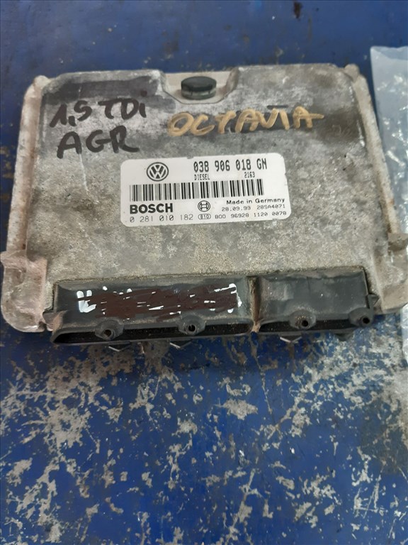 Skoda Octavia Motorvezérlõ / ECU Szett 038 906 018 GN  3. kép