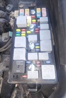 Chevrolet Epica Motortéri biztosíték tábla 