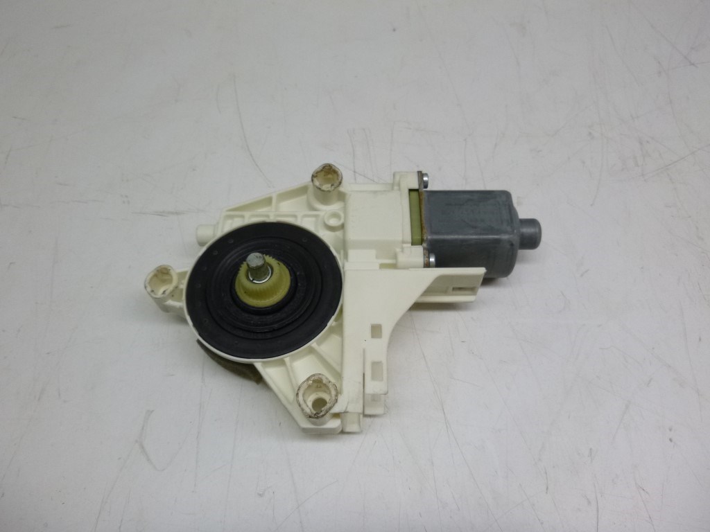 Volkswagen Golf plus bal elsõ ablakemelõ motor 1K0959701K 1. kép