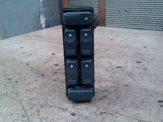 DAEWOO ESPERO Bal első ablakemelő kapcsoló 1. kép