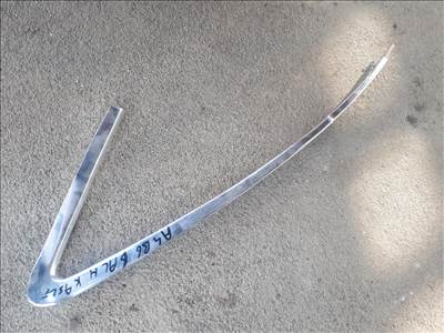 Audi A4 B6 sedan C oszlop BAL külső króm 
 díszléc fix oldalüveghez ( nem hibátlan)