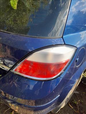 Opel astra h jobb hátsó lámpa 5 ajtós 