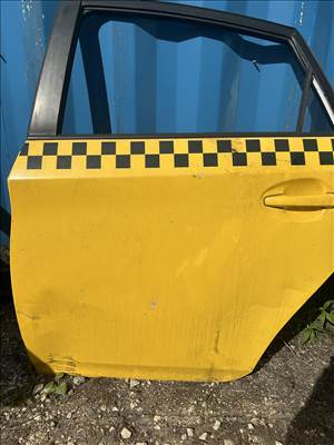 Toyota Prius (XV30) Ajtó bal hátsó sérült