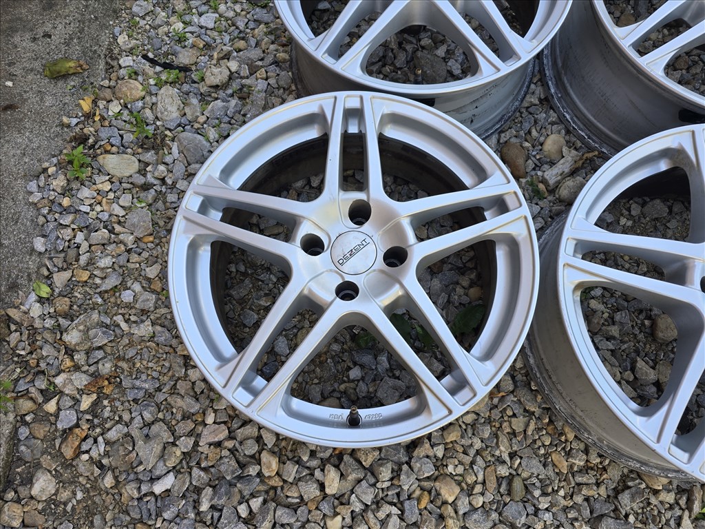 17-es, 4x108-as újszerű Dezent alufelni 4. kép