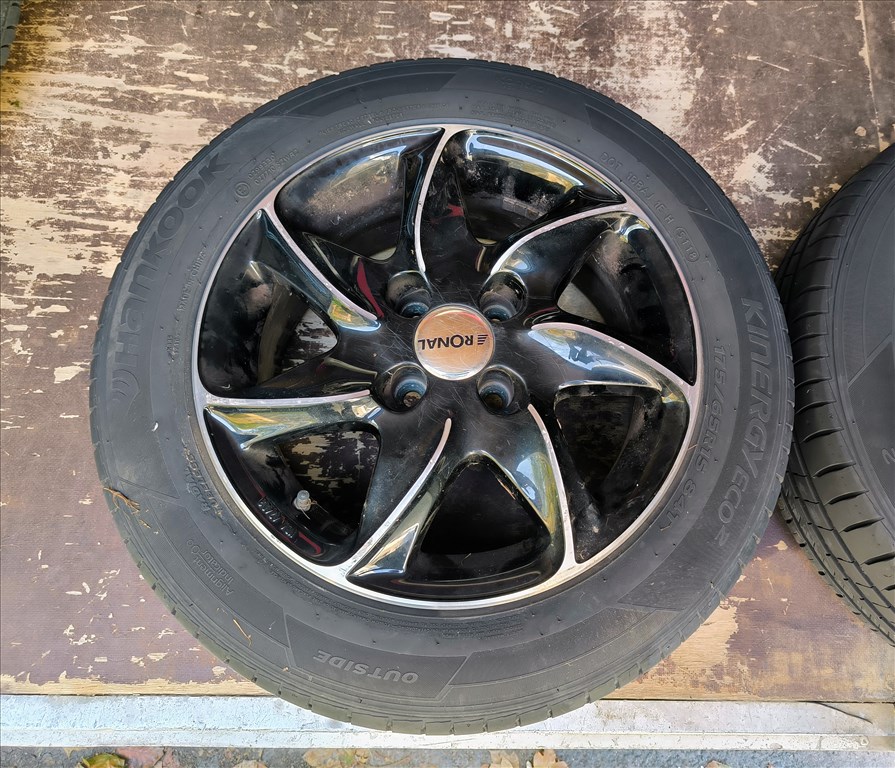  4x100 lyukosztású 15" használt RONAL alufelni, rajta 175/65 használt Hankook nyári gumi gumi  1. kép