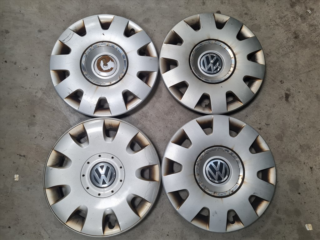 Volkswagen Golf IV, Volkswagen Bora dísztárcsa szett R16 (24761) 1j0601147ad 1. kép