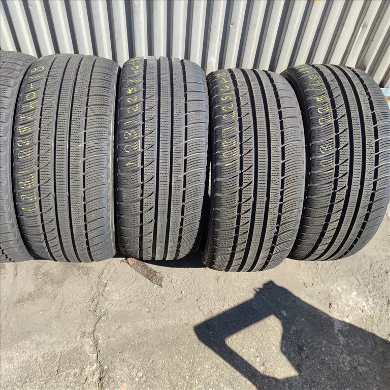 225/40 R18 Tomket téli gumi 99500ft a 4db/23/ 5. kép