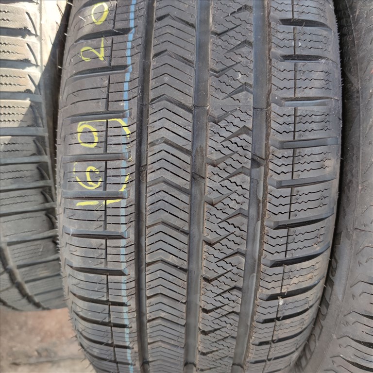  205/50 R15 ÚJ!! Vredestein téli gumi 90000ft a 4db/60/ 1. kép